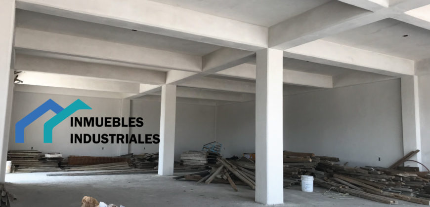 LOCAL EN C.ABASTOS ECATEPEC ESQUINA EN RENTA 165m²