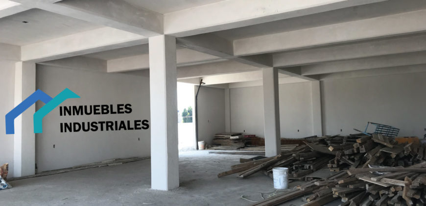 LOCAL EN C.ABASTOS ECATEPEC ESQUINA EN RENTA 165m²