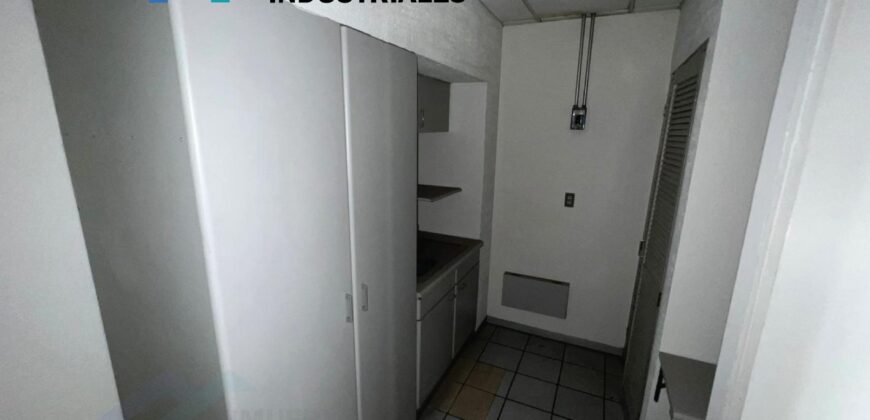 BODEGA EN VIA MORELOS EN RENTA 100m²